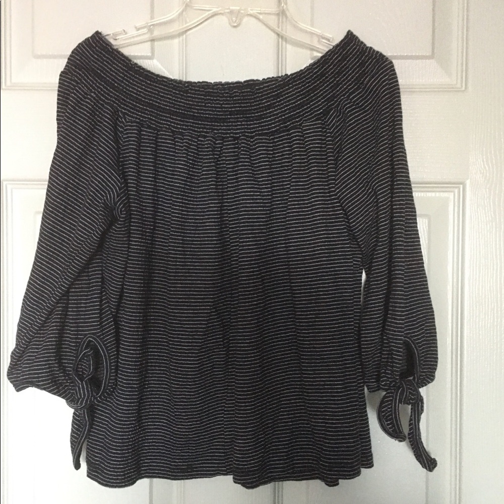 Tops - Picture 2 of 7
